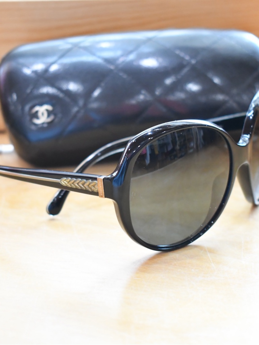 CHANEL Sunglasses Black with Gold Trim & Quilted Leather Case - Picture 8 of 10